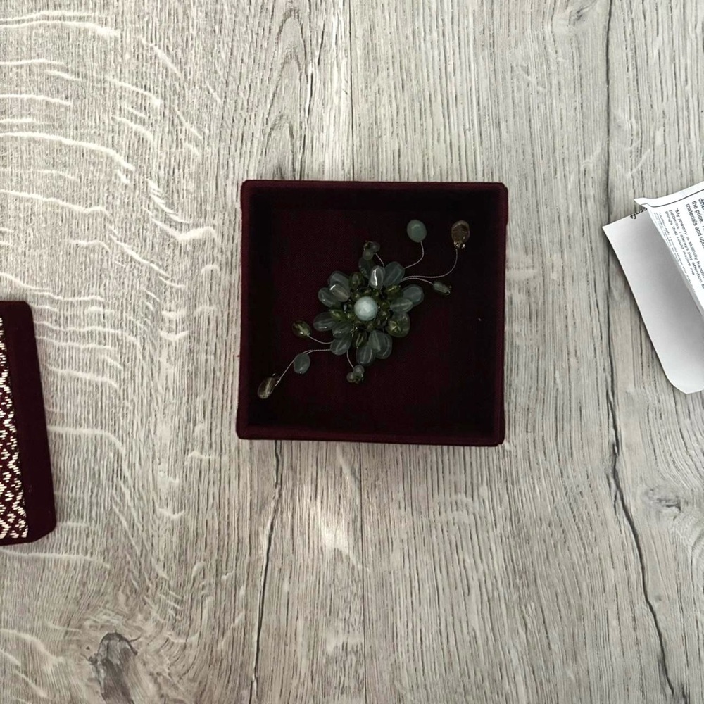 NOVICA BROOCH PIN